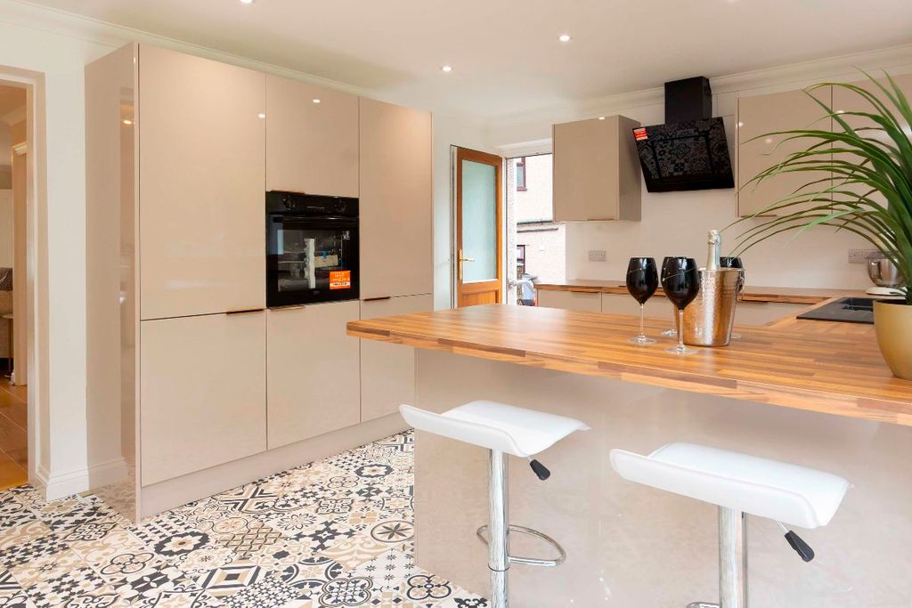 Property photo 1 of 48