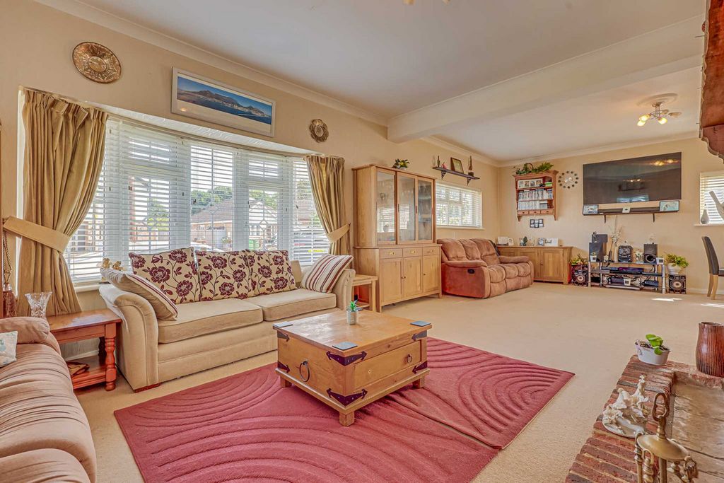 Property photo 2 of 26