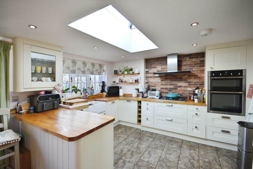 Property photo 3 of 37 Photo #3