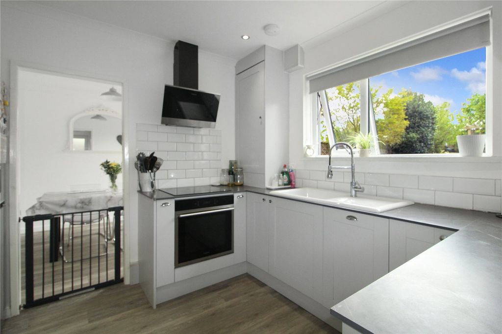 Property photo 3 of 19 Picture No. 10