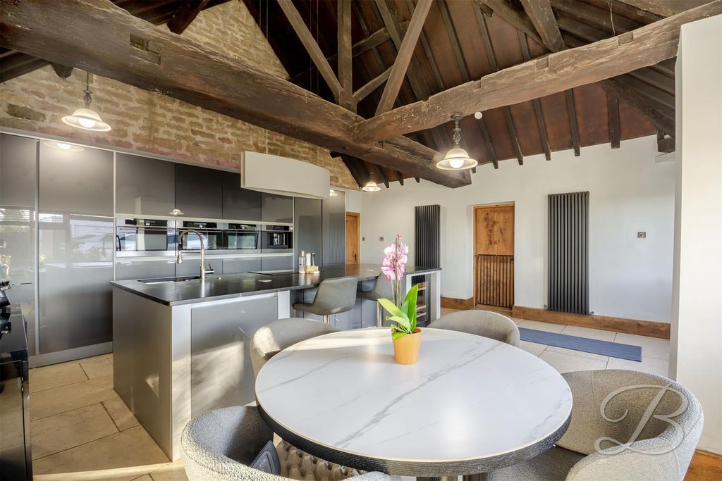 Property photo 3 of 71 Ccltd48.Jpg