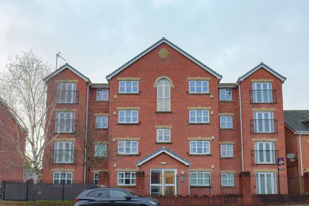 Property photo 1 of 23