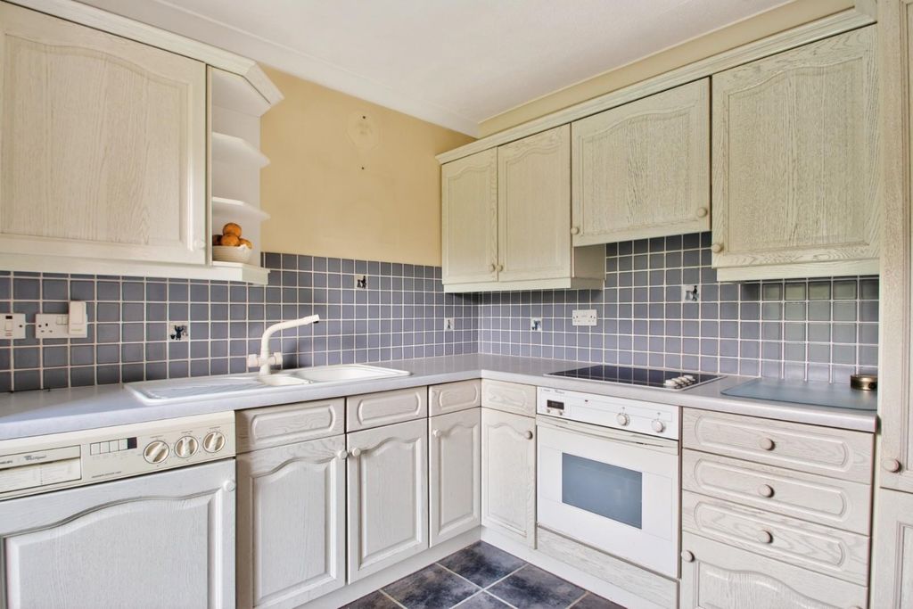 Property photo 3 of 14 2Duchycourt-16.Jpg