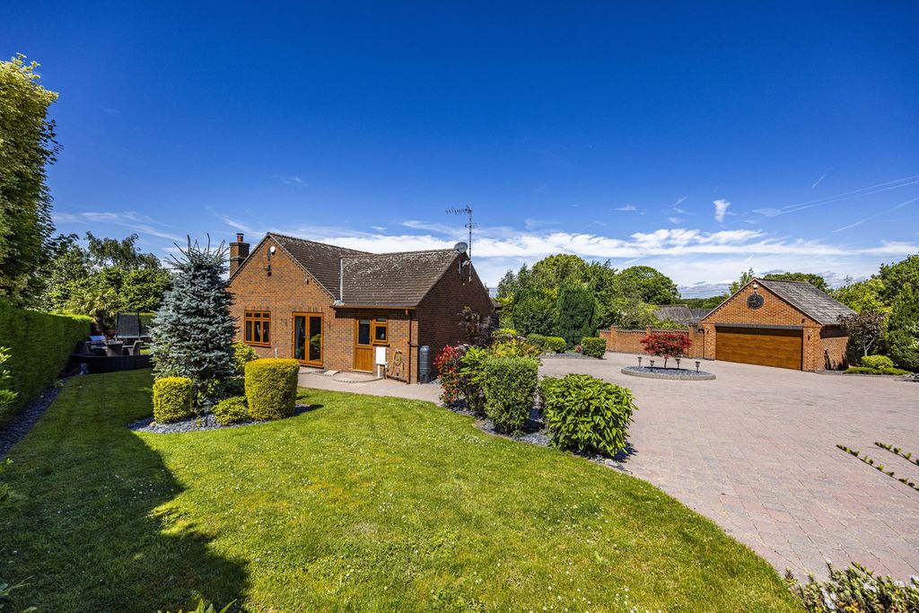 Property photo 1 of 28