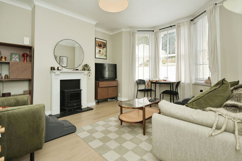 Property photo 2 of 15 Pbox-Img.Jpg