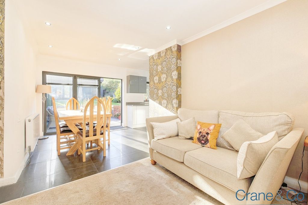 Property photo 3 of 36