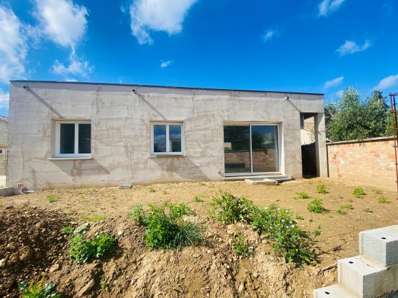 Property photo 1 of 9