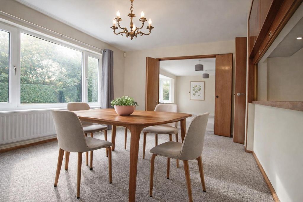 Property photo 3 of 18 Dining Room