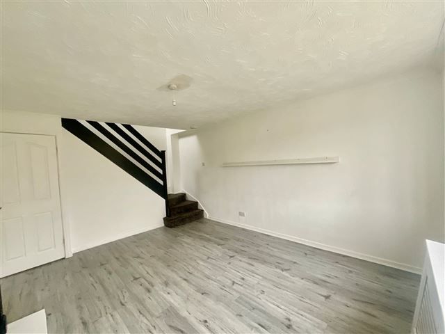 Property photo 3 of 21 Lounge