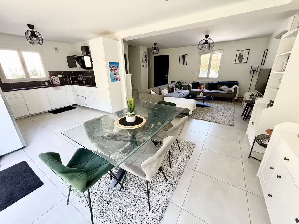 Property photo 2 of 16