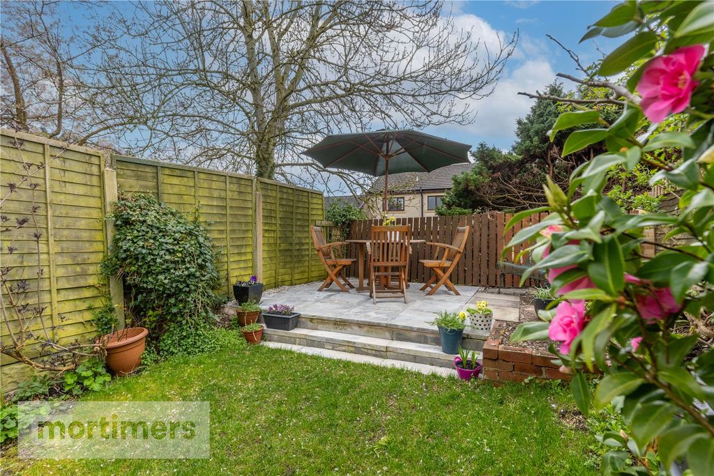 Property photo 2 of 17 Garden