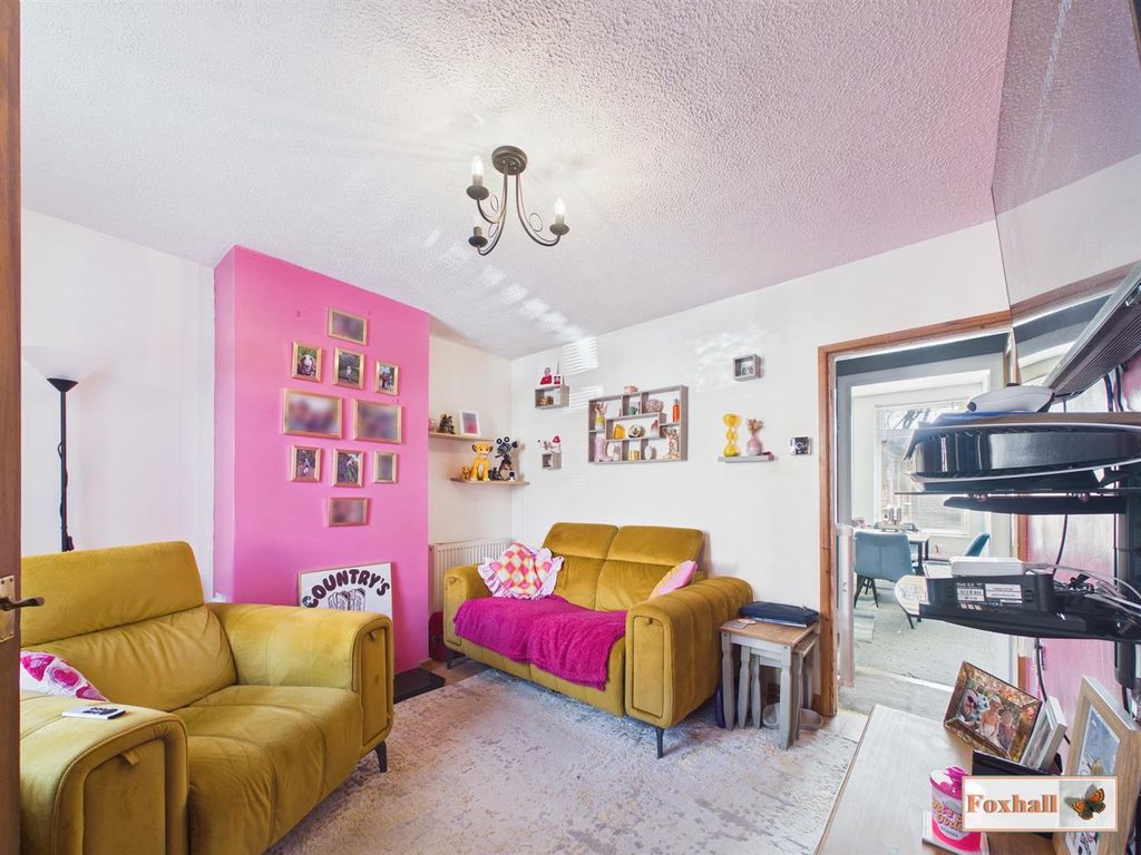 Property photo 2 of 13 Lounge