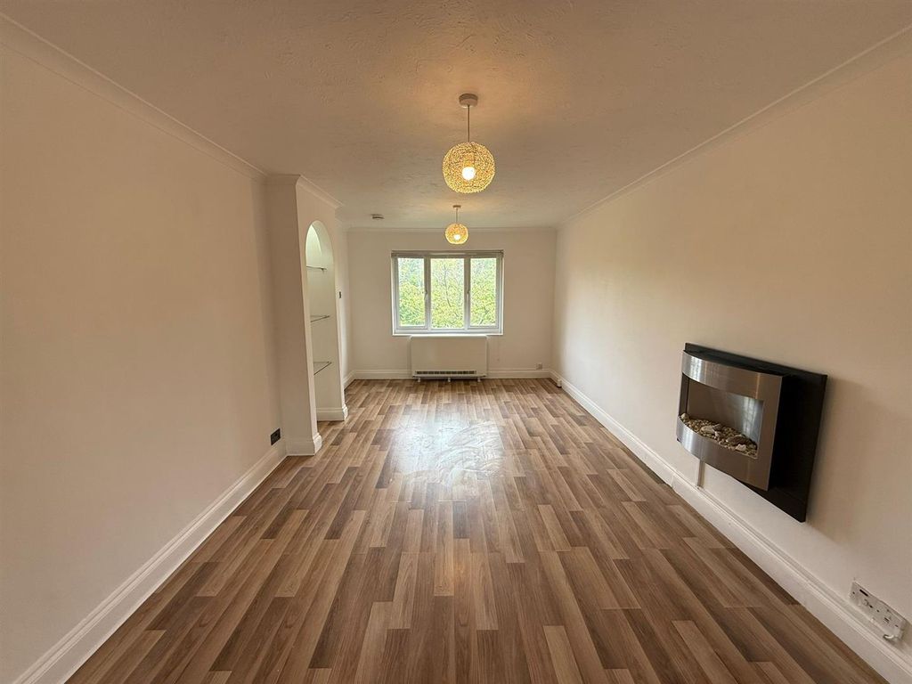 Property photo 2 of 11 5.Jpg