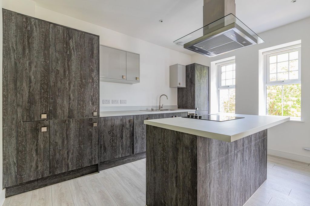 Property photo 2 of 12 Lozelles House 3-7.Jpg