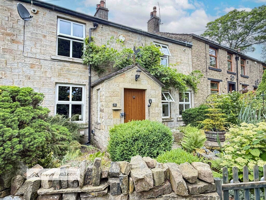 Property photo 2 of 46