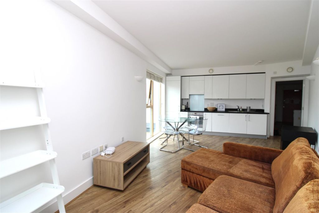 Property photo 2 of 10 Living Room