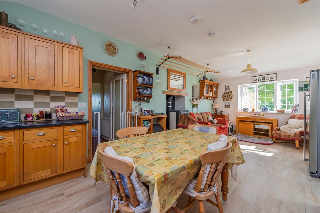 Property photo 2 of 41 Kitchen/ Dining Room