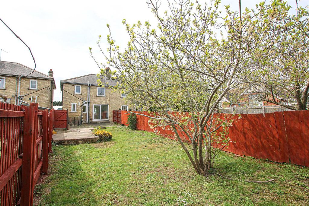 Property photo 3 of 12 Img_4756 Gdn.Jpg