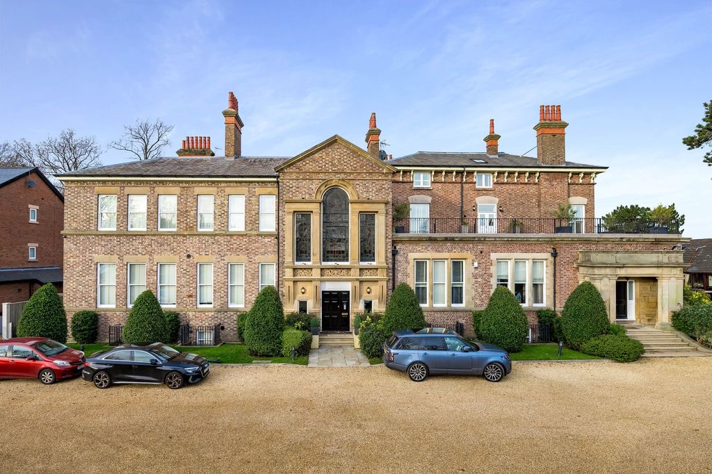 Property photo 1 of 28