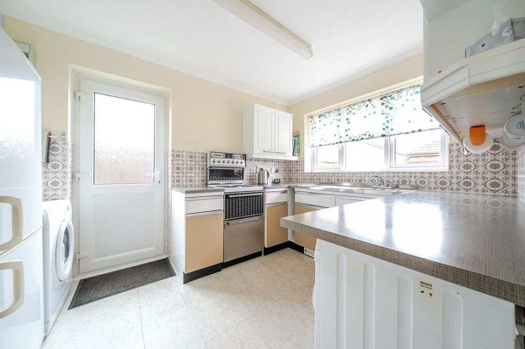 Property photo 2 of 14 Kitchen