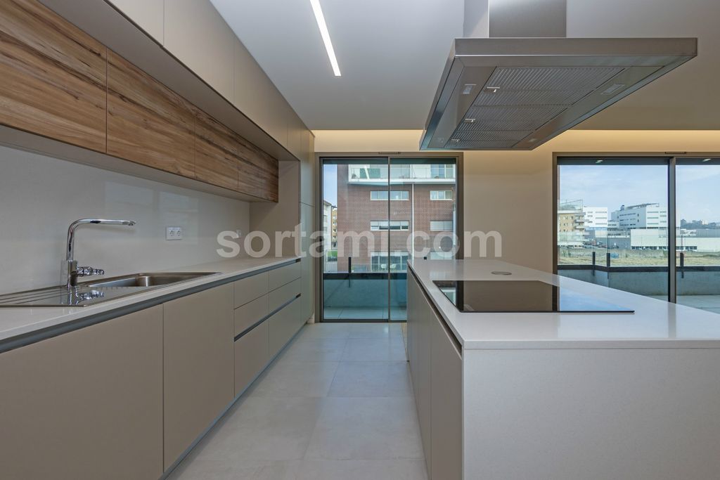 Property photo 3 of 48