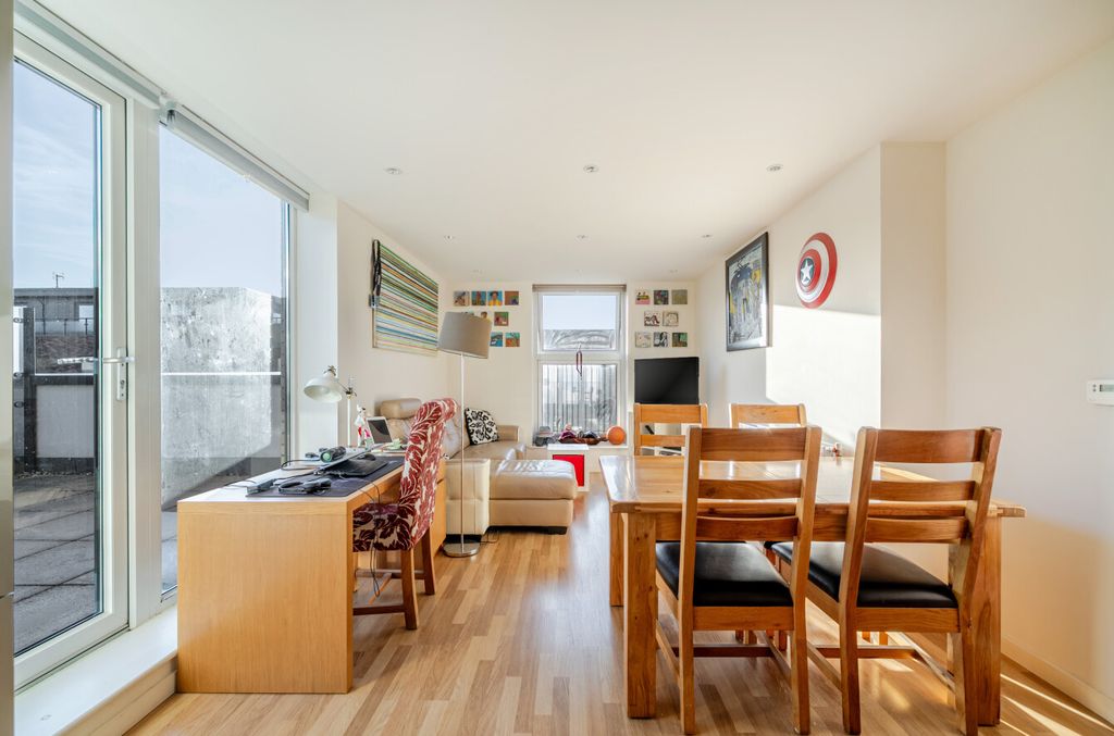 Property photo 2 of 8