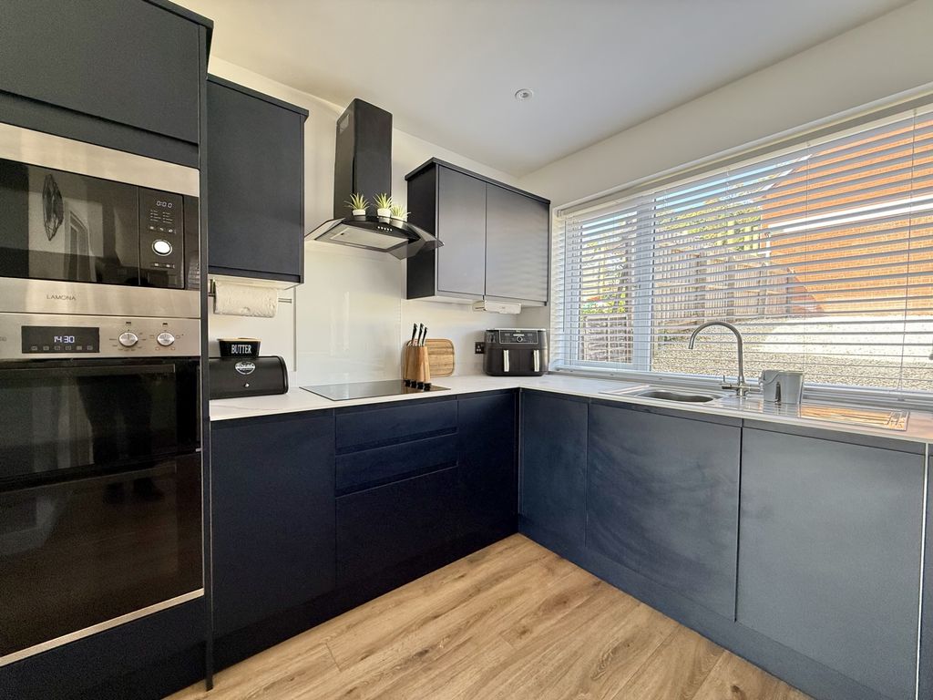 Property photo 3 of 19 Photo 7