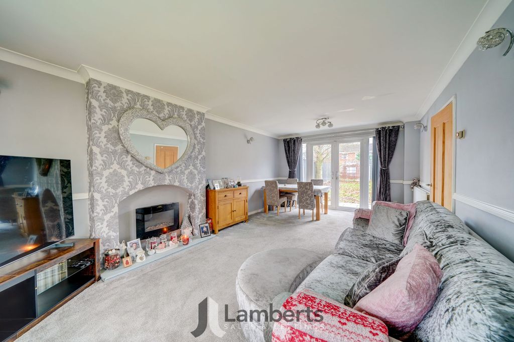 Property photo 2 of 20 Lounge/Diner