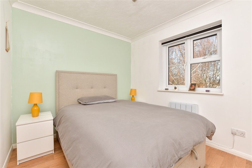 Property photo 3 of 9 Bedroom