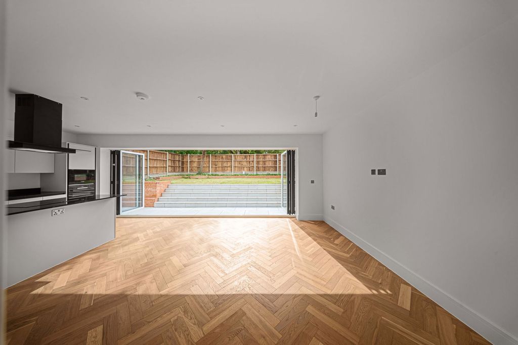 Property photo 3 of 30