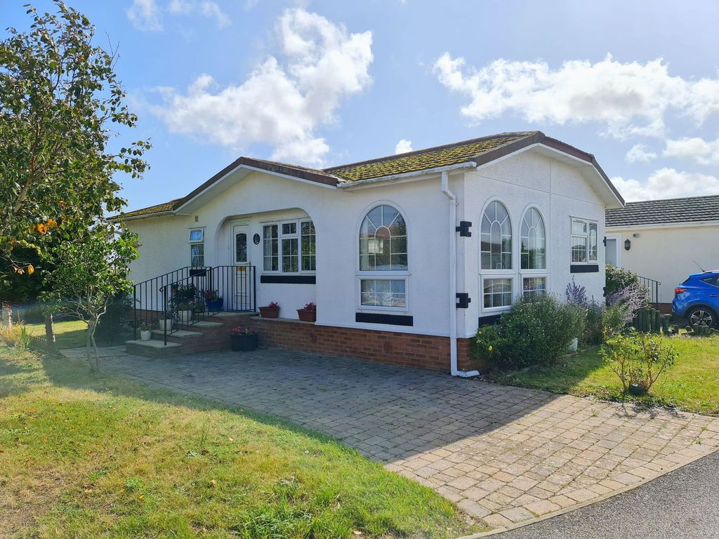 Property photo 1 of 21