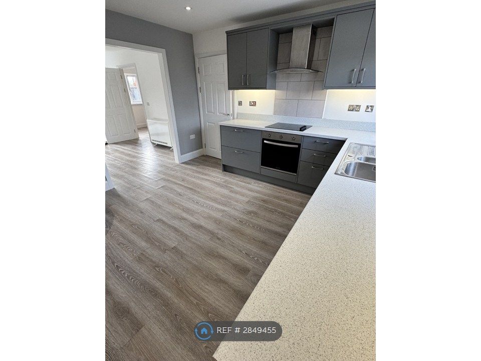 Property photo 1 of 3