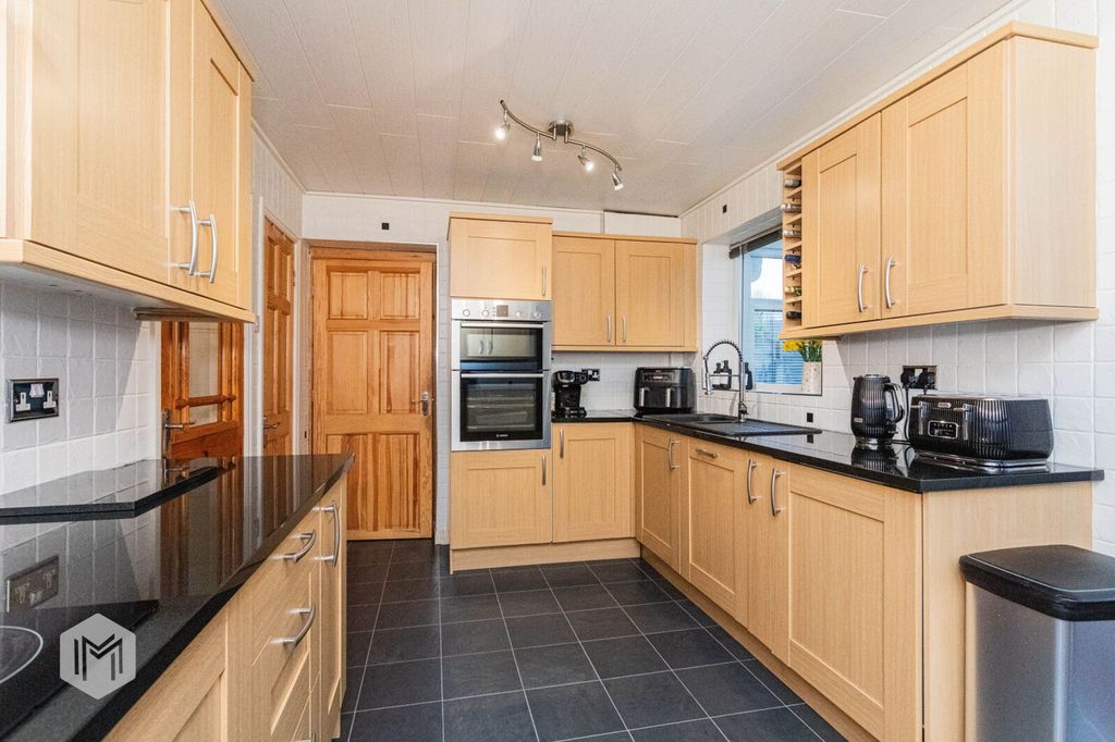 Property photo 2 of 21 Picture No. 03