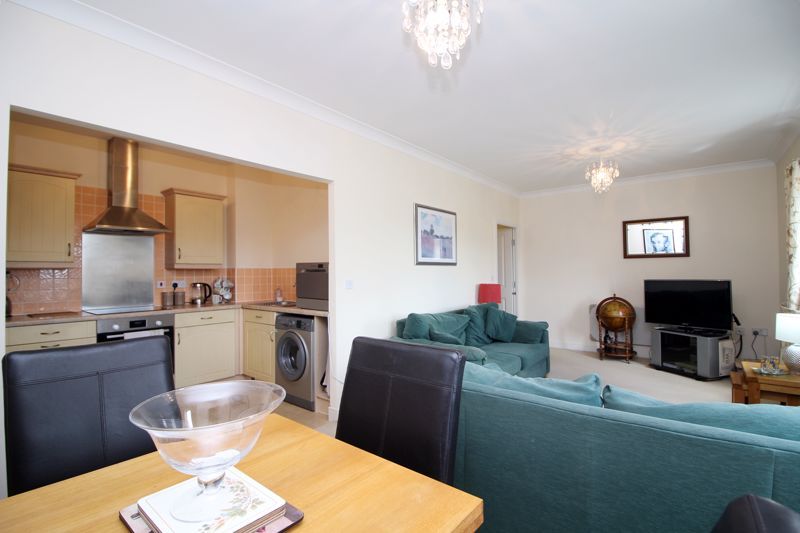 Property photo 3 of 12 Lounge/Diner