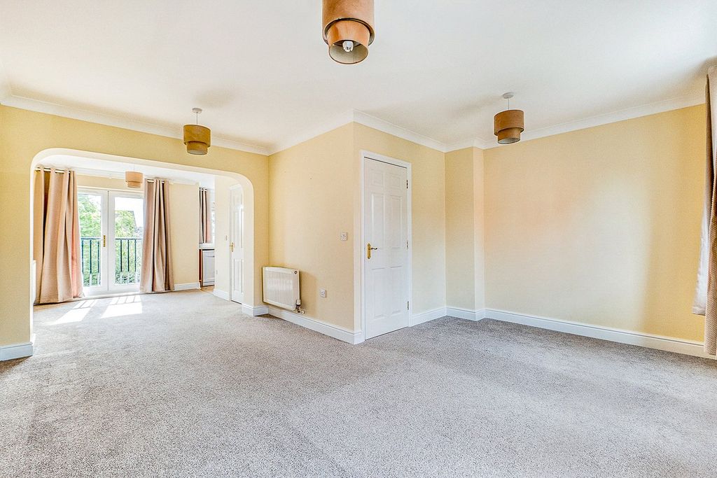 Property photo 2 of 10 Picture No. 61