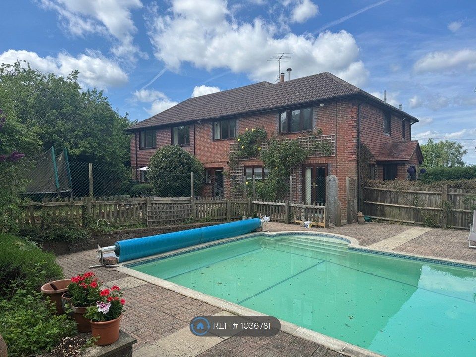 Property photo 2 of 31