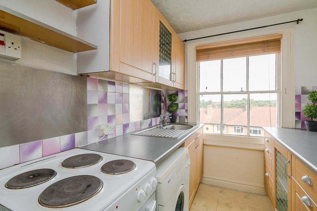 Property photo 3 of 5 Kitchen