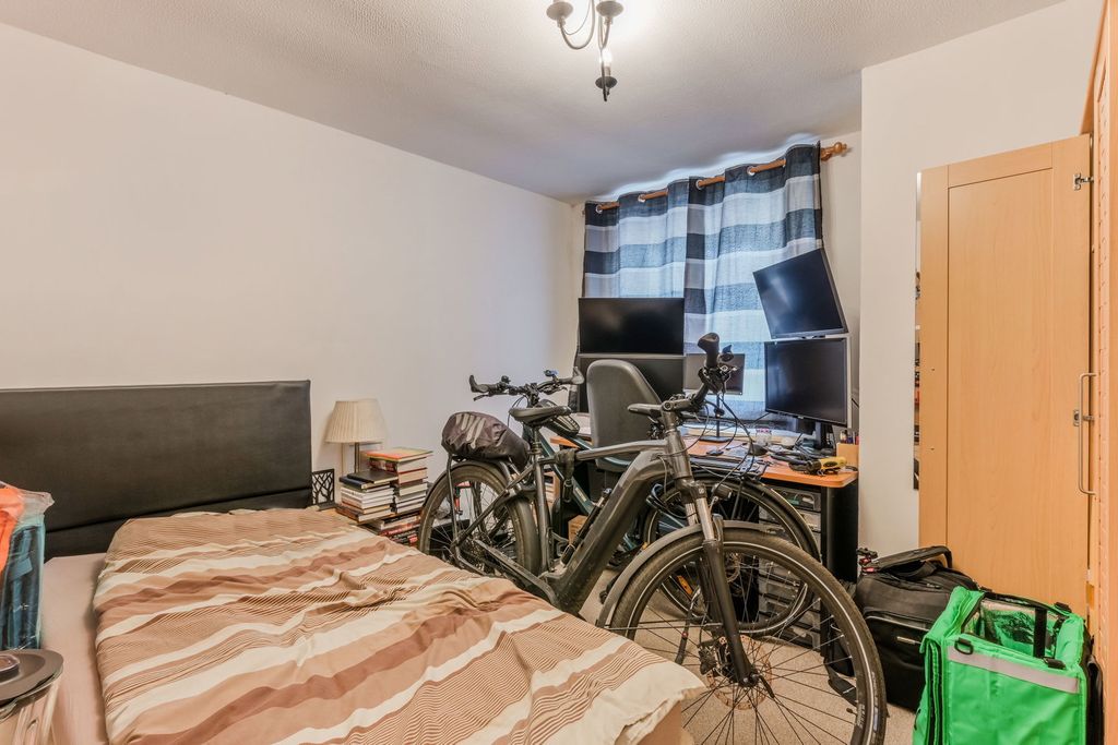 Additional image 9 of 3 bed flat for saleHigh Street, Lingfield RH7