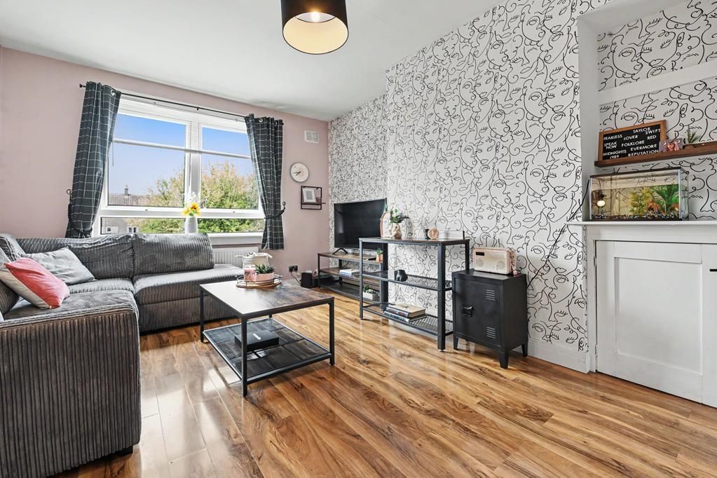 Property photo 2 of 17 Lev1456Pem Lounge.Jpg