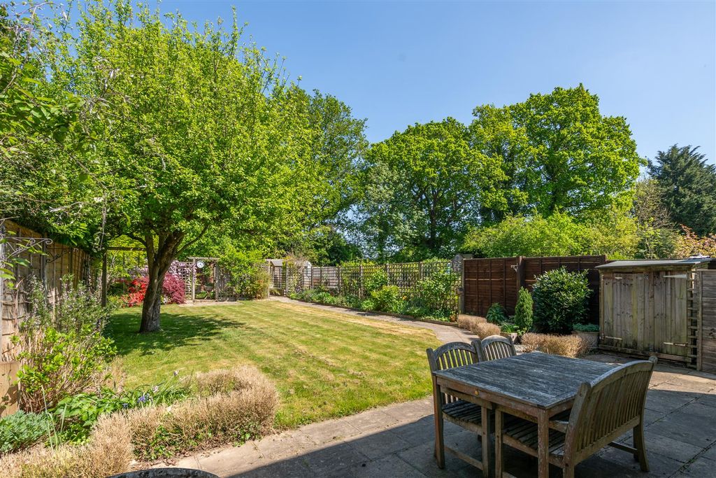Property photo 1 of 16 20 The Close New Externals-10 - Copy.Jpg