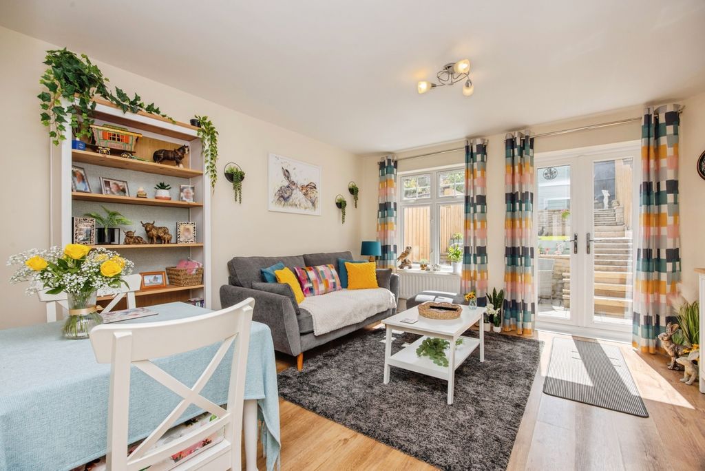 Property photo 2 of 18 Pbox-Img.Jpg