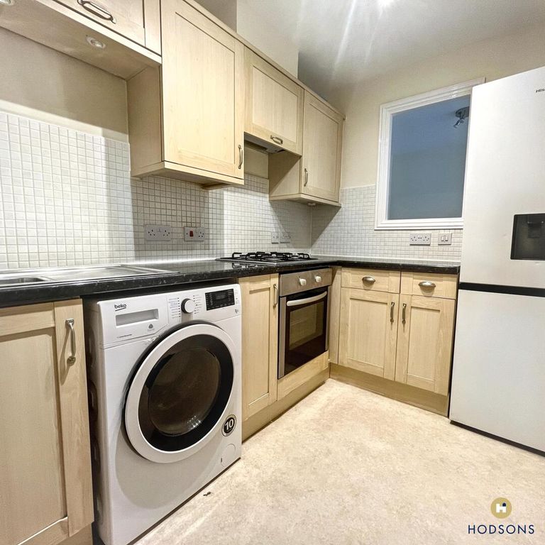 Property photo 3 of 7 Kitchen