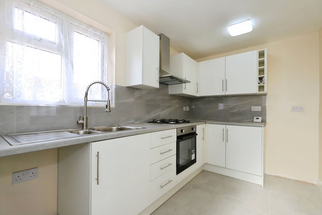 Property photo 2 of 18 Pbox-Img.Jpg