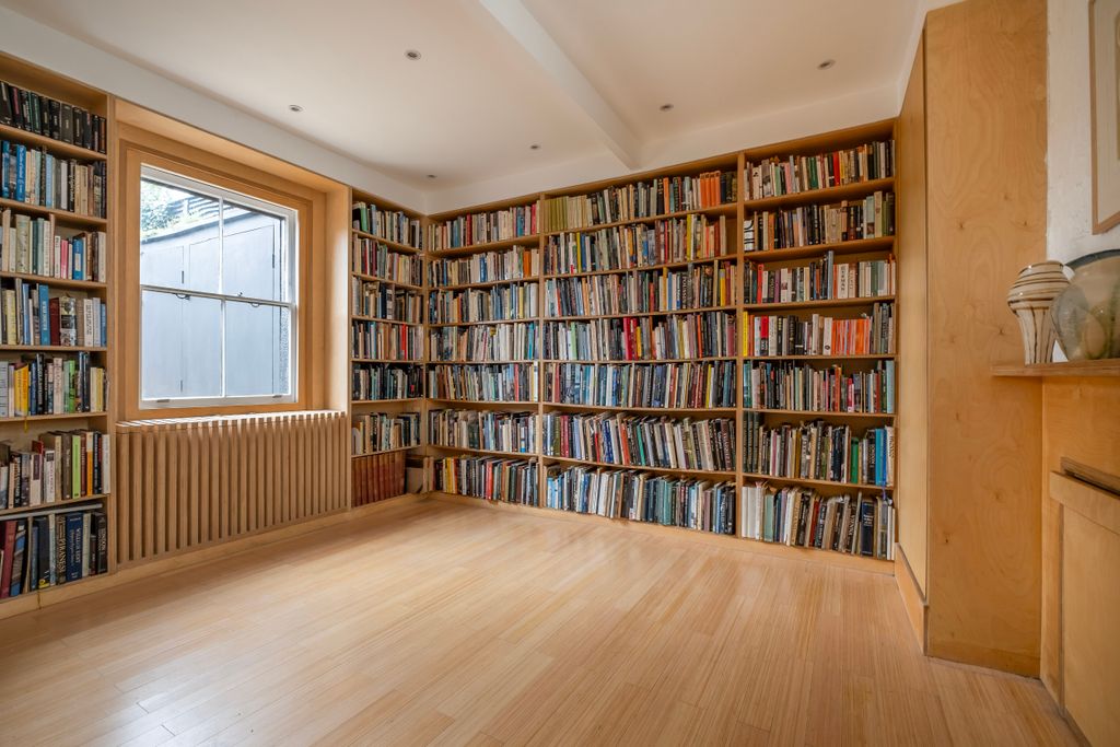 Property photo 3 of 13