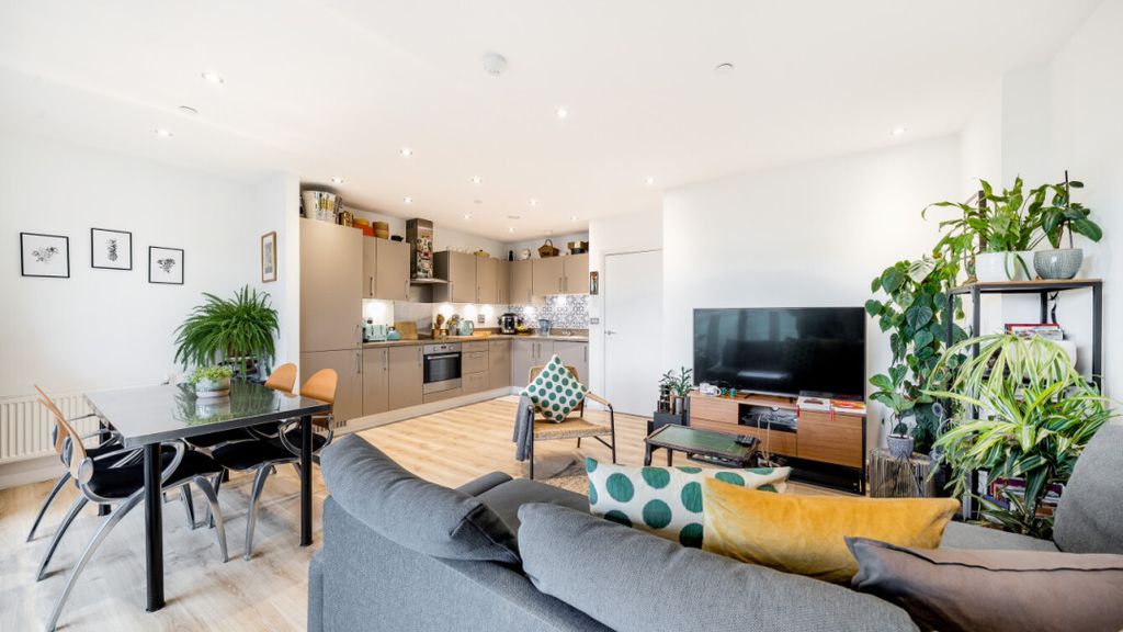 Property photo 3 of 19