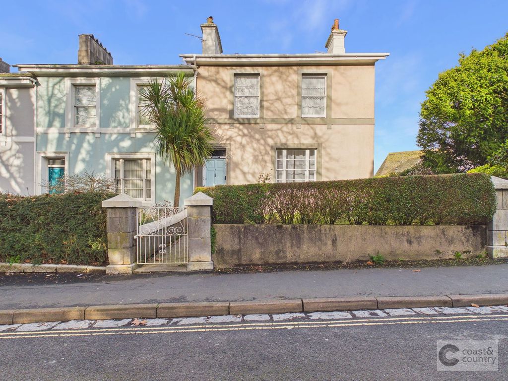 Property photo 1 of 32