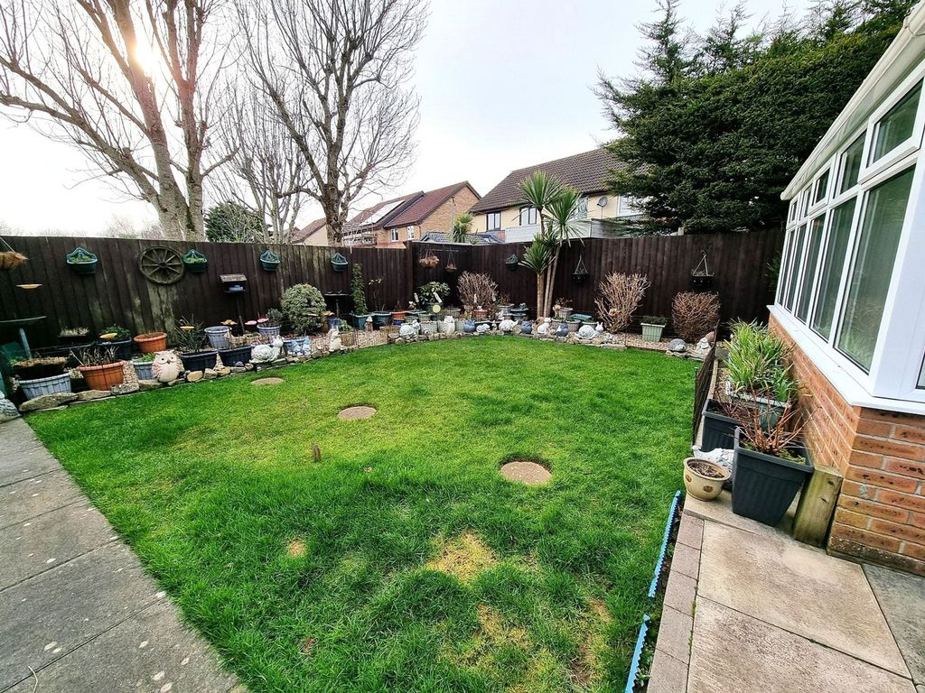Property photo 3 of 18 Garden