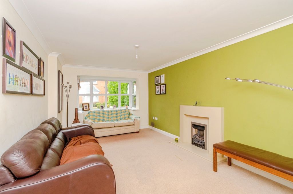 Property photo 2 of 17 Photo