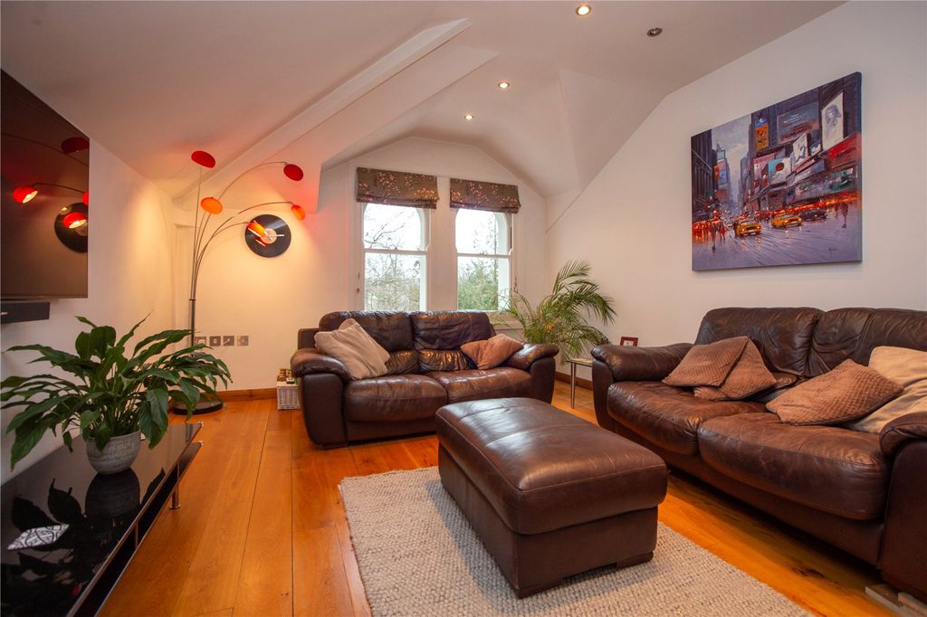 Property photo 1 of 21 Picture No. 15