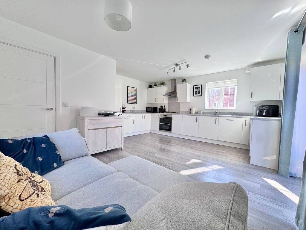 Property photo 3 of 33 Photo 2